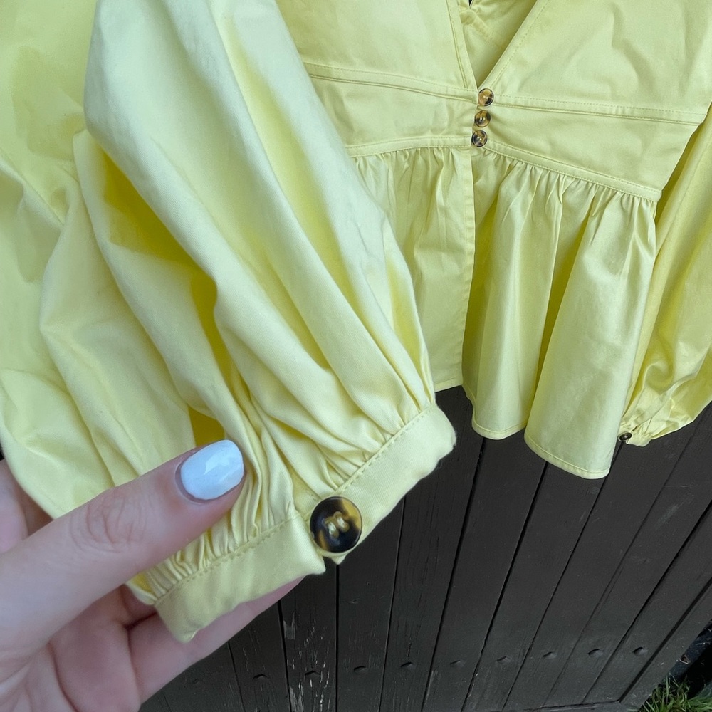 ❌SOLD❌ STAUD Luna Puff Sleeve Peplum Top In Daffodil - Picture 8 of 10